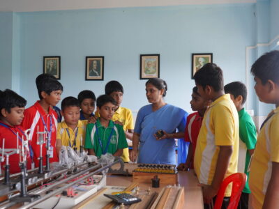 SISTER_TEACHING_PHYSICS LAB